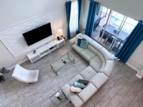 5 Bed 5 Bath South Facing Pool Home Storey Lake home